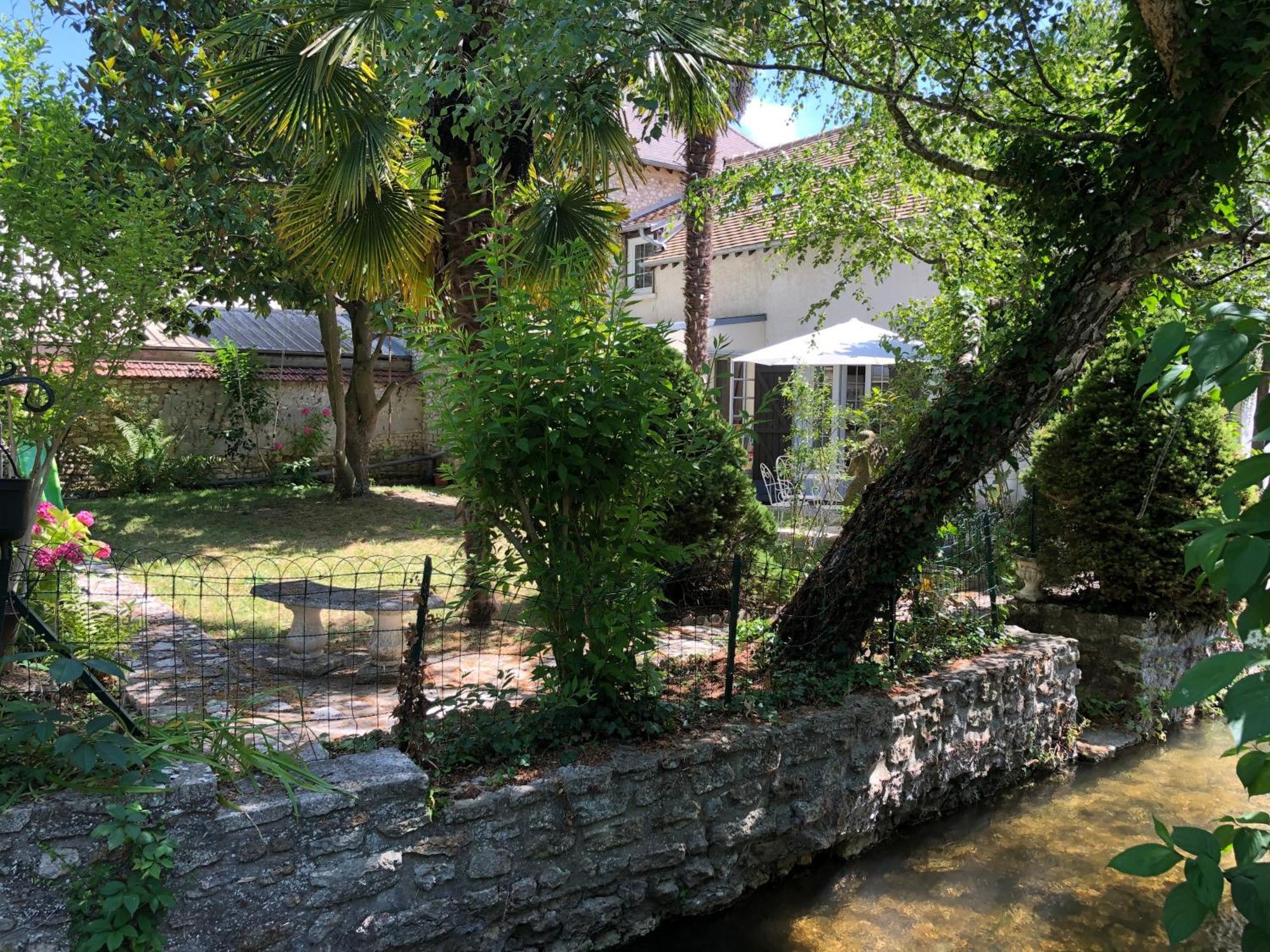 Maison Familiale Au Coeur De La Vallee De L'Eure Villa Breuilpont Exterior photo